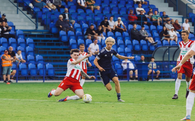 Prehra v prvom kole mrzí